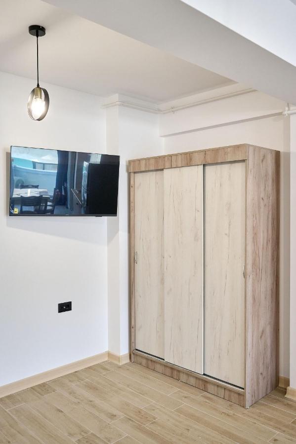 Retro Apartment In Infinity Beach Resort Mamaia Ngoại thất bức ảnh