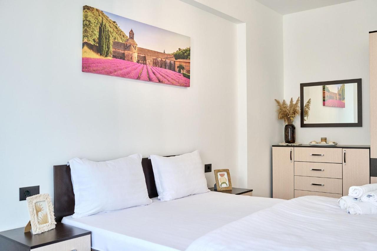 Retro Apartment In Infinity Beach Resort Mamaia Ngoại thất bức ảnh